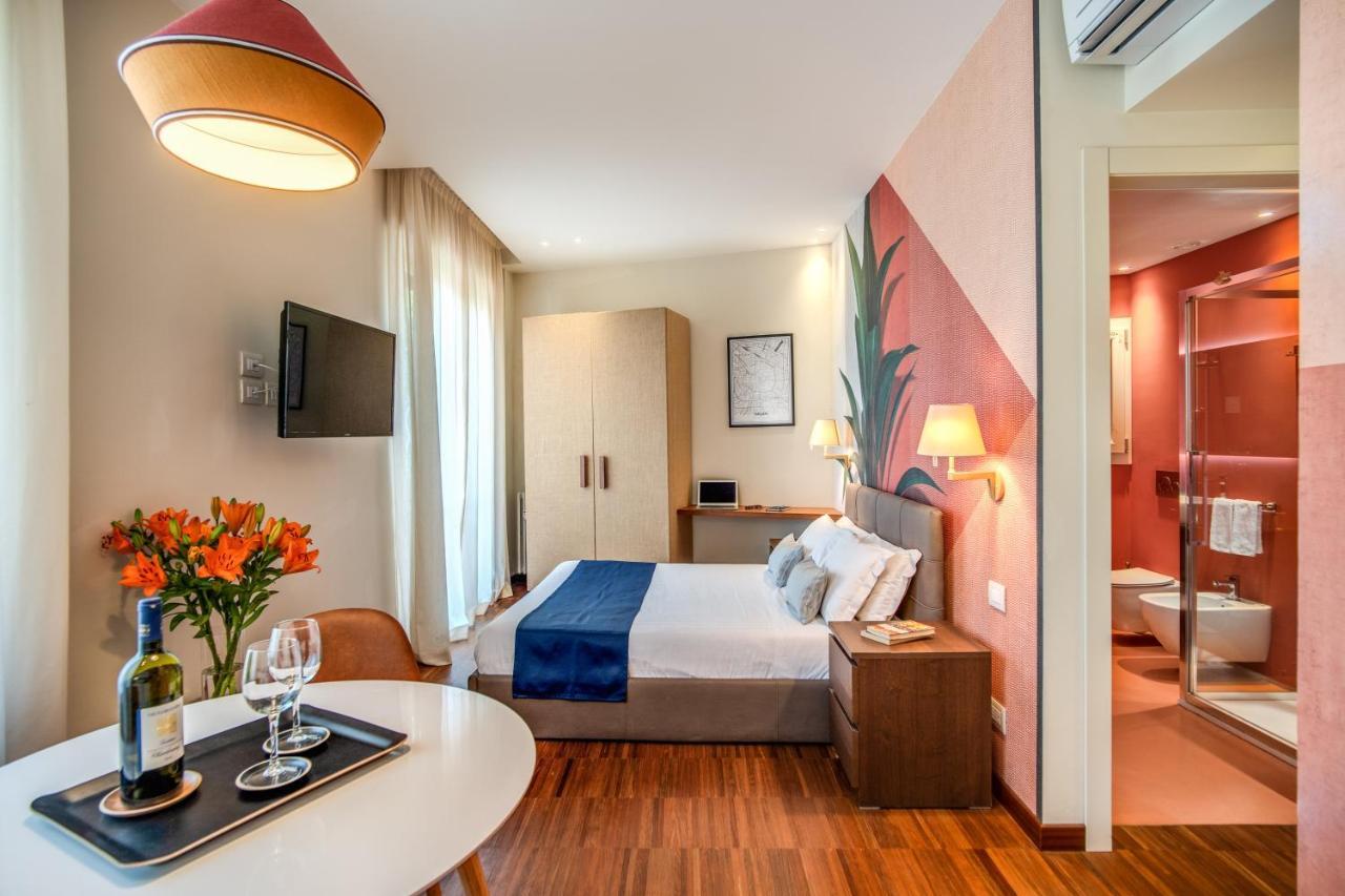 Milhouse Suites Duomo Milan Bagian luar foto