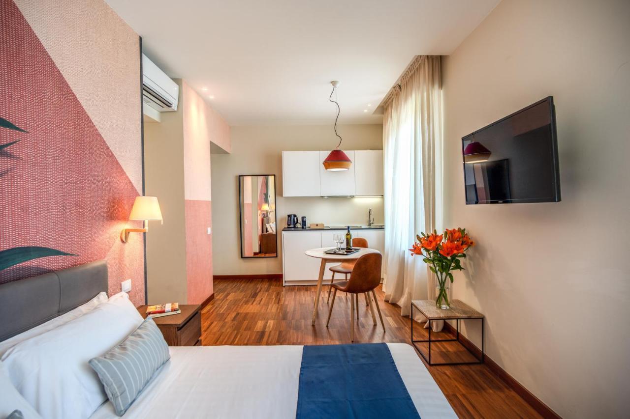 Milhouse Suites Duomo Milan Bagian luar foto